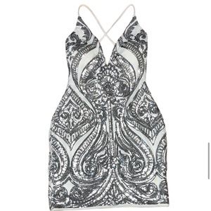 Windsor Stunning in Sequins Mini Dress Wired V-Neckline Lace Up Back Bodycon M